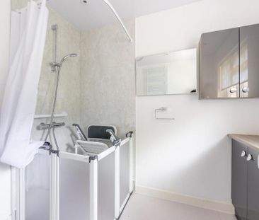 2 bedroom detached bungalow to rent - Photo 2