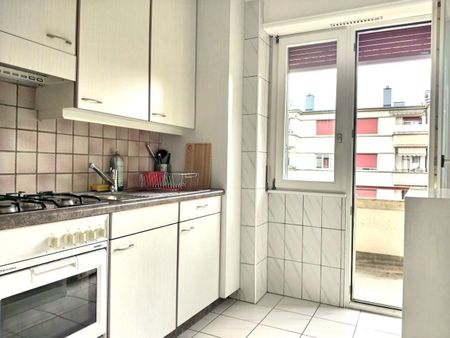 Beautiful furnished apartment in Lausanne / 3.5P / 2 CHB / 1 SDB / 1 Balcony - Photo 5