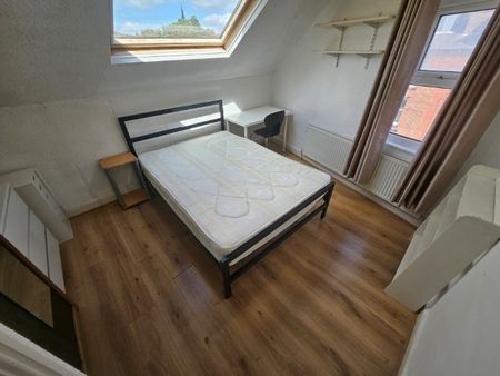 30 Brudenell Avenue, Hyde Park, Leeds, LS6 1HD - Photo 5