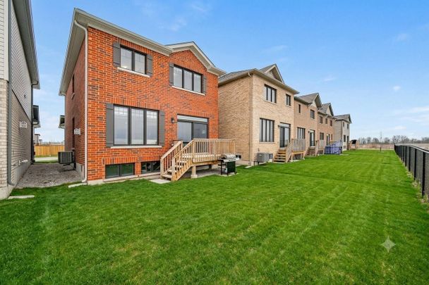 For Lease - 12 TOFFEE Trail, Hamilton, Ontario - Photo 1