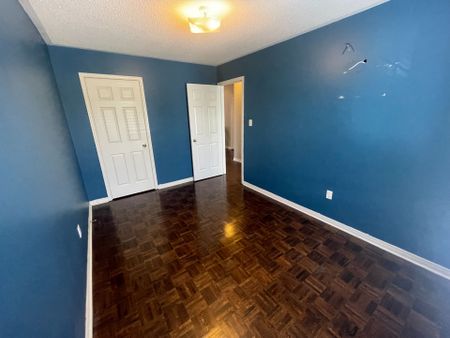 For Lease - 17 Neuchatel Avenue, Vaughan, Ontario - Photo 5