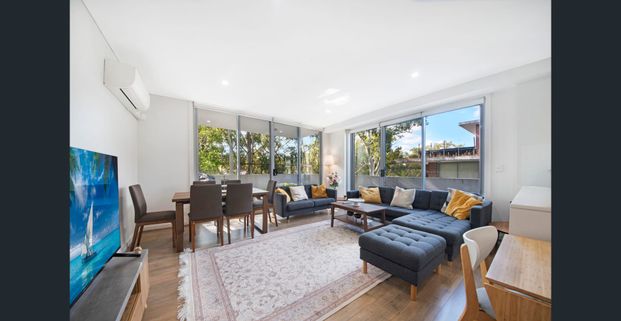 Beautiful Sun Drenched Apartment within Quiet Cul-de-sac in the Heart of Hornsby - Photo 1