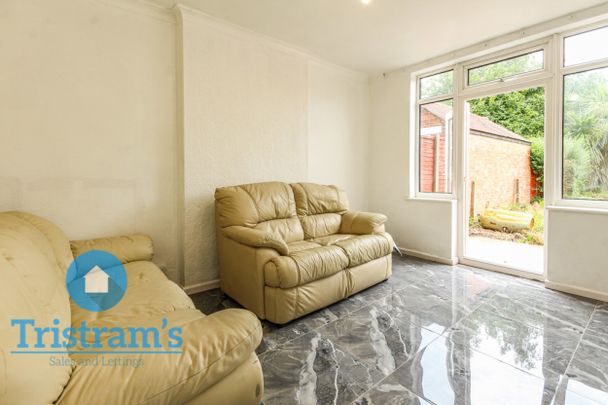 3 bed Detached House for Rent - Photo 1