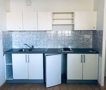 Location Appartement 1 pièce 25m² CHATEAUBRIANT 44110 - Photo 2