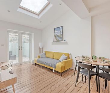 2 bedroom maisonette to rent - Photo 1