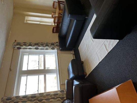 4 bedroom maisonette to rent - Photo 1
