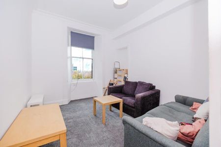 4 bedroom flat to rent - Photo 3