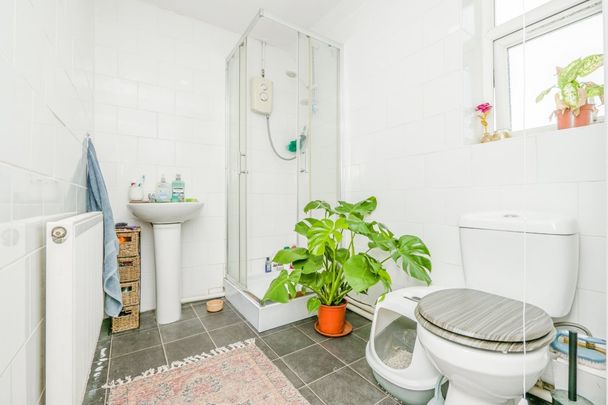 Railway Street, CARDIFF - Photo 1