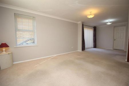 3 bedroom semi-detached house to rent - Photo 2