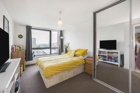 Price £2,250 pcm - Available 22/08/2025 - Unfurnished - Photo 3