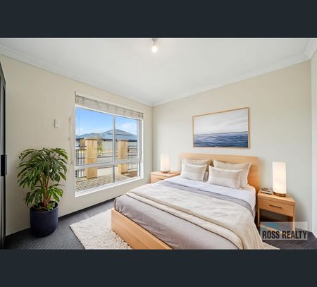 82 Yellowwood Avenue, Piara Waters, WA 6112 - Photo 2
