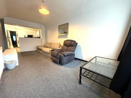 2 bedroom detached bungalow to rent - Photo 2