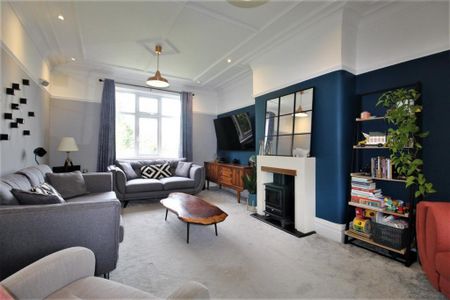 4 bedroom semi-detached house to rent - Photo 2