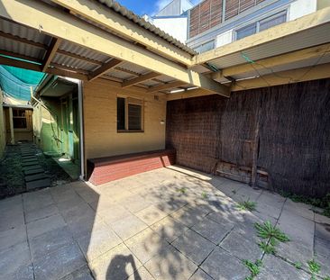 Single-front terrace in prime Collingwood location! - Photo 4