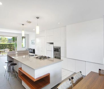 1805 Whitehaven Drive, Magenta NSW 2261 - Townhouse For Rent | Domain - Photo 3