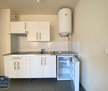 Location Appartement 1 pièce 22m² VERSAILLES 78000 - Photo 2