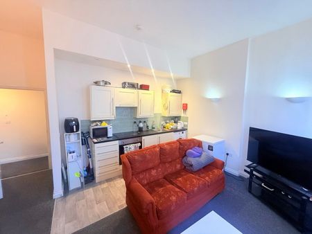 Sherborne Road, Yeovil, Somerset - Photo 3