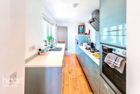 2 bedroom semi-detached house to rent - Photo 5