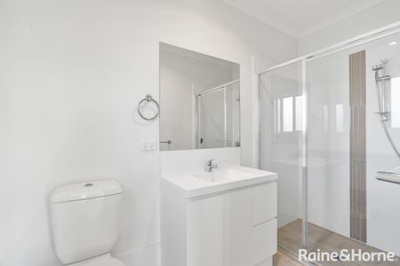 Modern stylish four-bedroom duplex, located in Milton - Photo 5