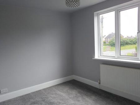 2 bedroom semi-detached house to rent - Photo 5