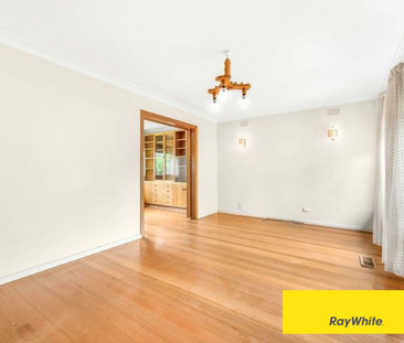 Inviting 3-bedroom home with 8 month lease - Photo 2