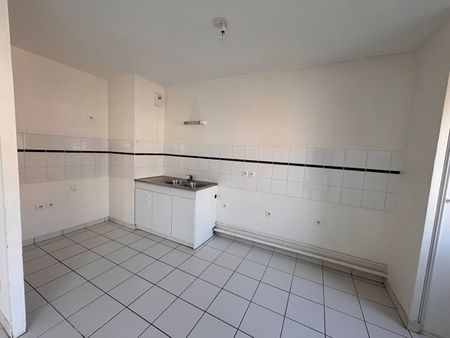 Location Appartement 3 pièces 65m² - Photo 3