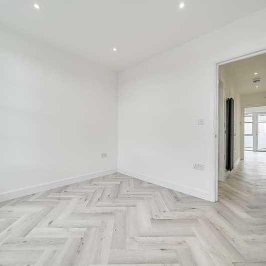 Lion Road, Bexleyheath, DA6 - Photo 1