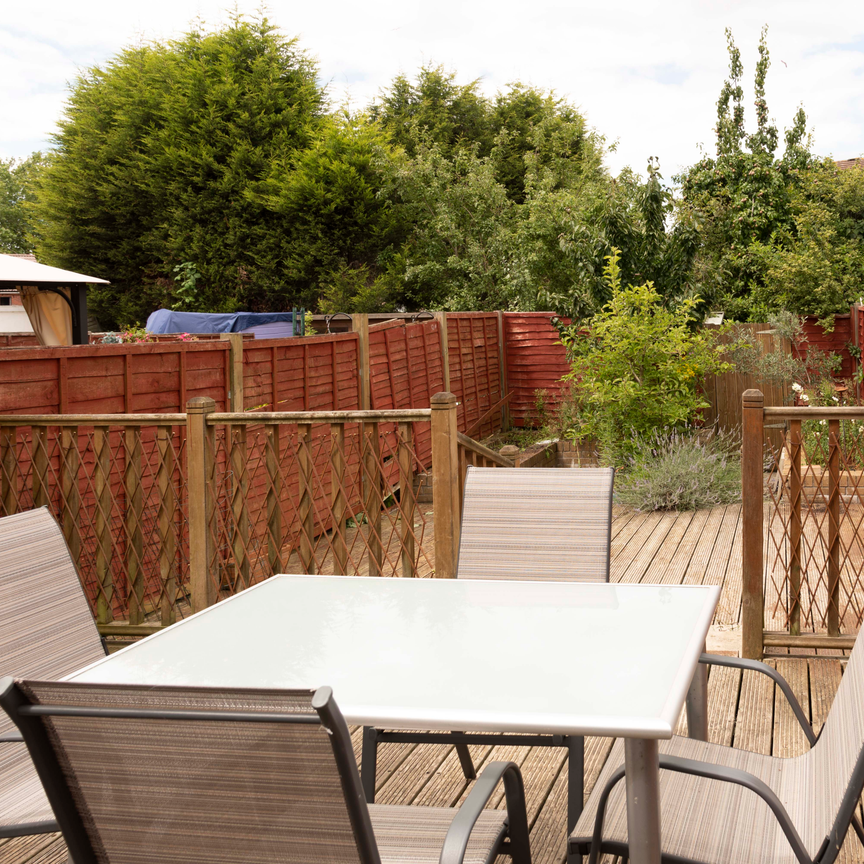 Double Room- Great Transport Links - Photo 1