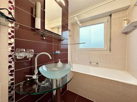 Beau meublé courte durée 2,5p / 1 chambre / Balcon vue lac - Photo 5