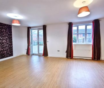 4 bedroom semi-detached house to rent - Photo 1