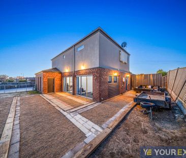 Stunning 5-Bedroom Family Home - Photo 3