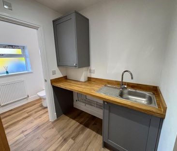 3 bedroom terraced house to rent - Photo 4