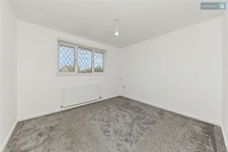 2 bedroom mews to rent - Photo 3