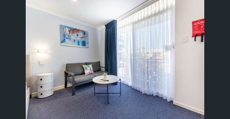 Furnished unit with all utilities included - Photo 4