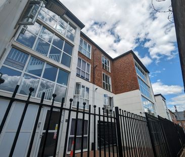 Flat to rent on - Photo 3