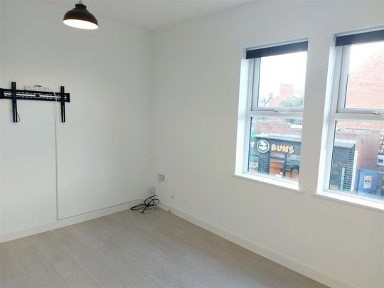 2 bedroom Flat to rent - Photo 1