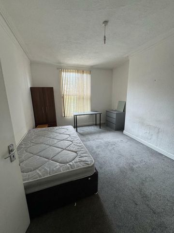 Hyde Park Road, LS6 - Photo 5