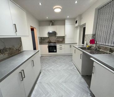 3 bedroom terraced house to rent - Photo 1