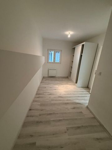 Appartement À Louer 4 Pièces , 106 M² - Photo 4