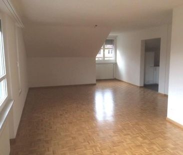 Moderne Dachwohnung nahe dem Stadtzentrum - Photo 1