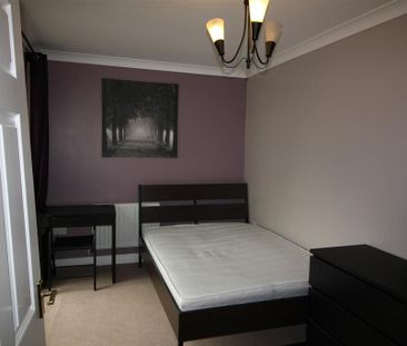 4 bedroom private hall to rent - Photo 6