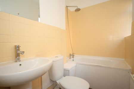 1 bedroom flat to rent - Photo 3