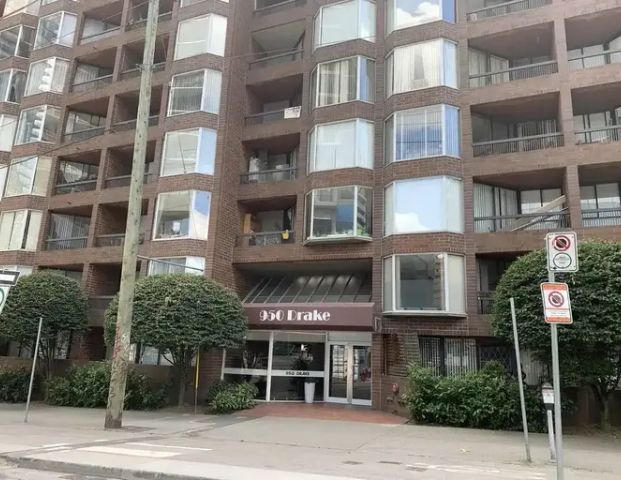 Anchor Point | 950 DRAKE ST, Vancouver - Photo 1