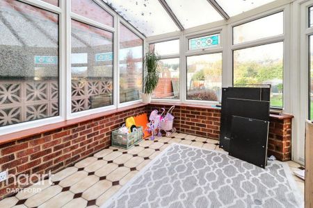 3 bedroom semi-detached house to rent - Photo 3