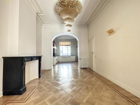 Ambiorix Square: Townhouse with Garden & Terrace - Photo 2
