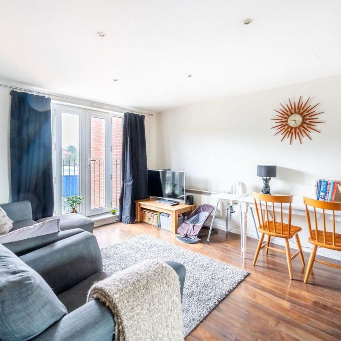 2 bedroom flat to rent - Photo 1