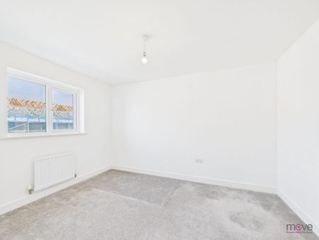 4 bedroom semi-detached house to rent - Photo 4