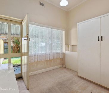 Character Home in the Heart of the Bay - Photo 4