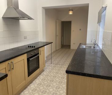 2 bedroom semi-detached house to rent - Photo 5