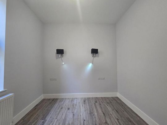 3 bedroom flat to rent - Photo 1